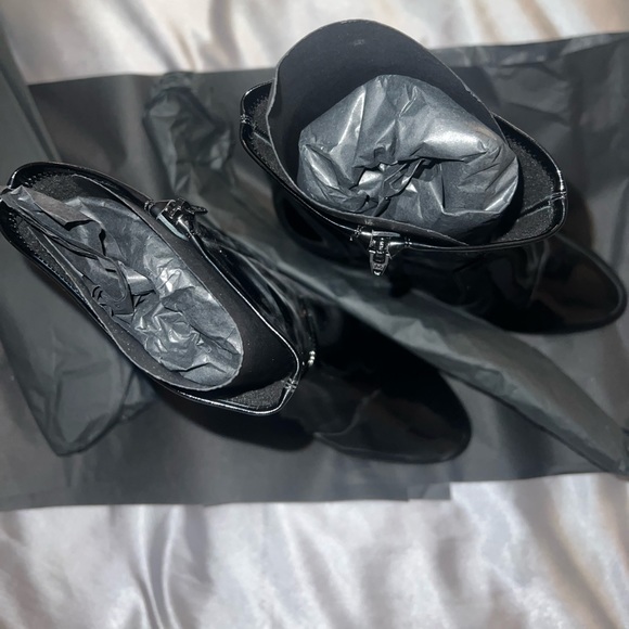 Louis Vuitton patent leather ankle boot - Picture 3 of 4